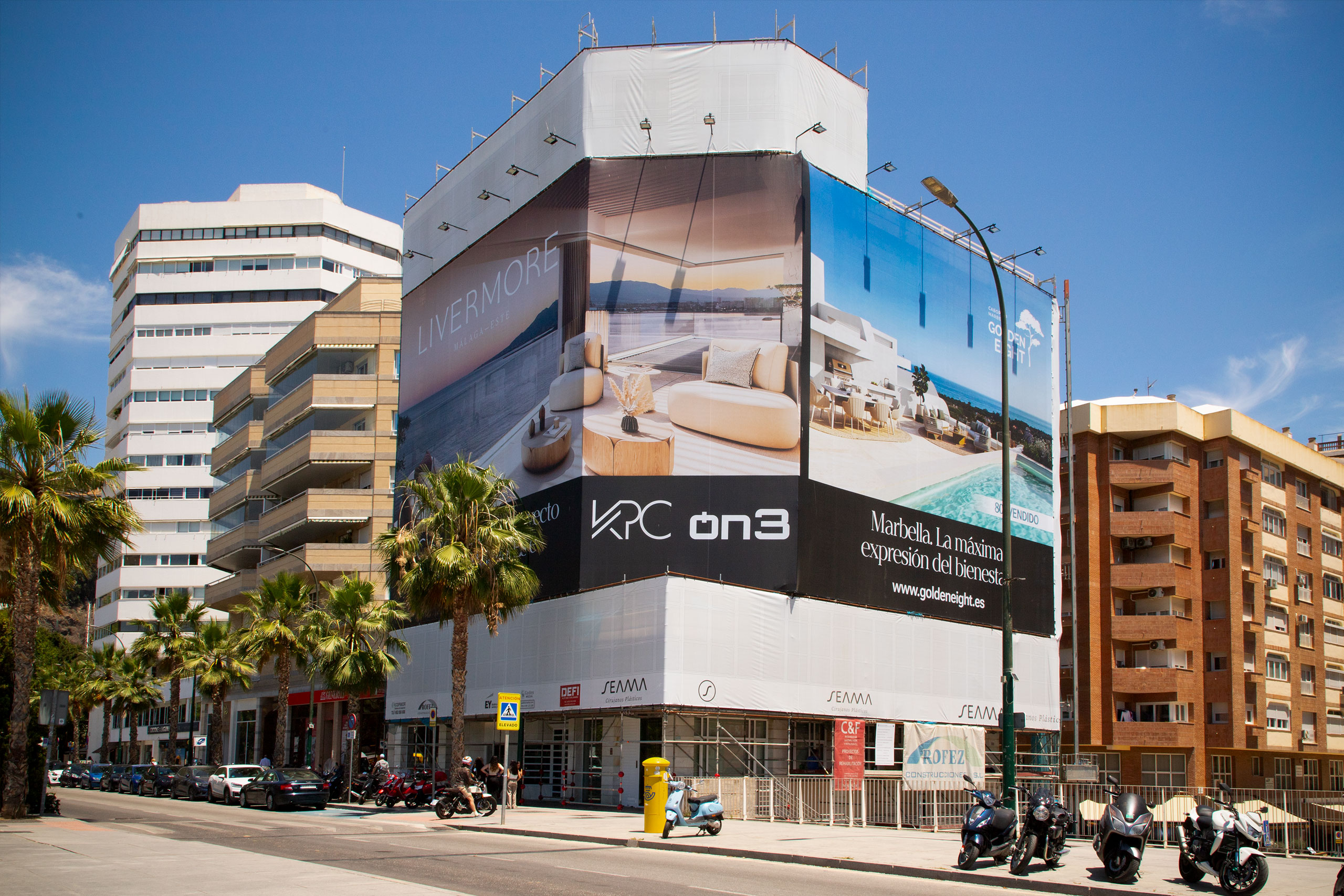 KPC España despliega su identidad en una de las principales vías de Málaga.